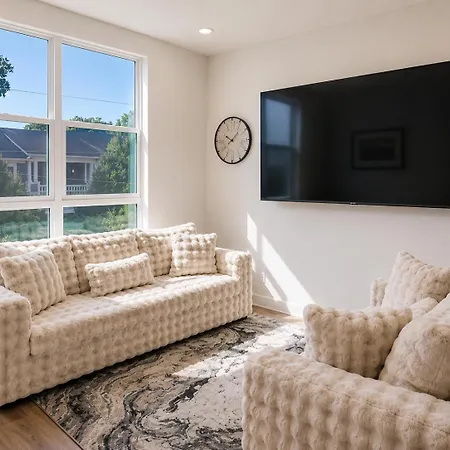 Uptown Views & Noda Vibes Apartment Charlotte