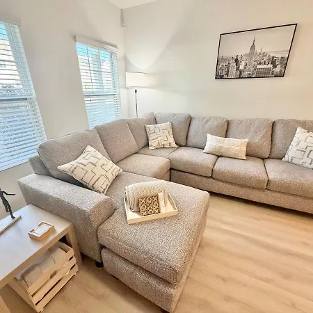 Modern South Townhome Near Carowinds *