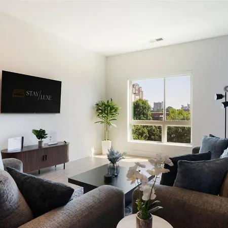 Cozy Carolina - Free Parking, Gym, Pool Apartment Charlotte
