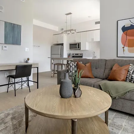 Landing Stunning 1Bd Game Room Gym Charlotte