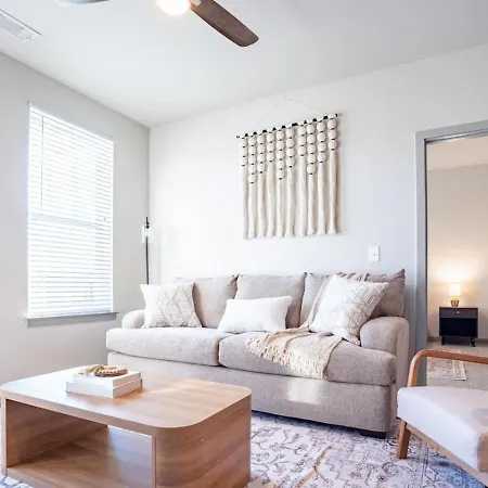 Stylish, Comfortable 2bd Abode Near Dt Matthews * Charlotte