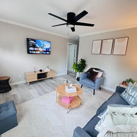 Charming And Renovated Close To Airport And Uptown Apartment Charlotte