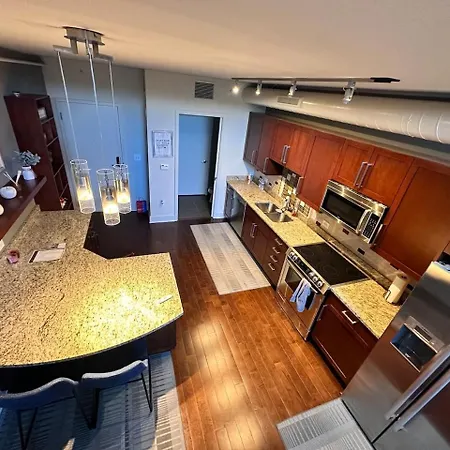 Luxury Furnished 1br In The Heart Of The