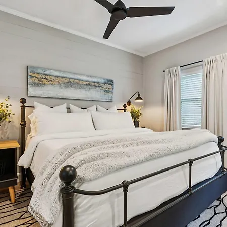Loft Haven - Rooftop Terrace Apartment Charlotte