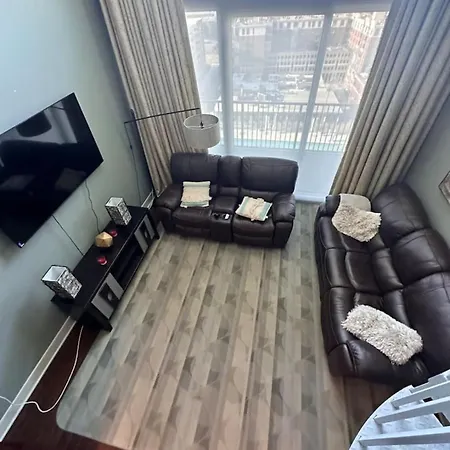 Luxury Furnished 1br In The Heart Of The *
