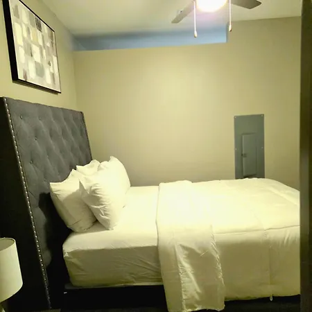 Prime Uptown Location Near Restaurants & Nightlife Charlotte