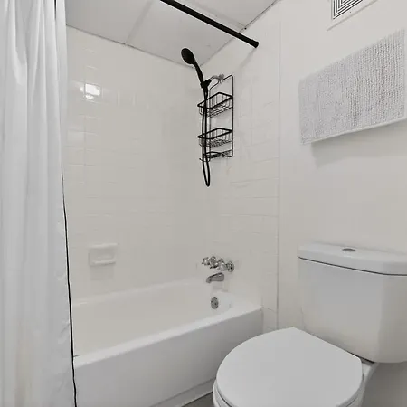 Apartment Cozy Mins To Atrium Health Nascar Hof &cdia *