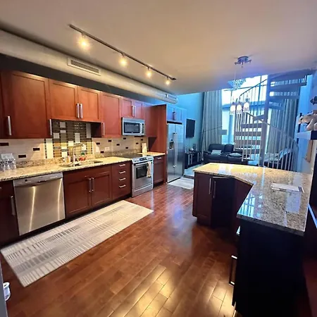 Luxury Furnished 1br In The Heart Of The