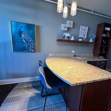 Luxury Furnished 1br In The Heart Of The * Charlotte