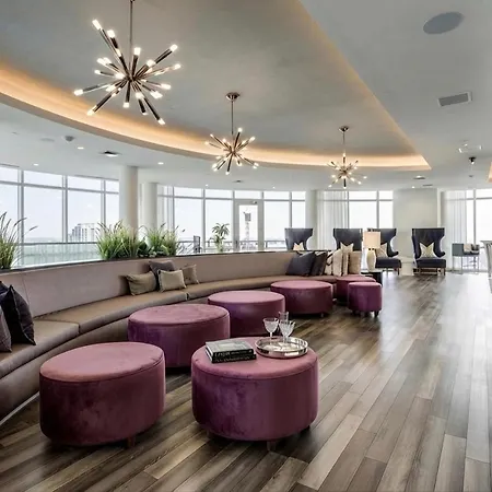 Uptown Kingsuite Penthouse *