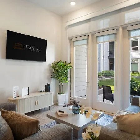 Queen Luxe - Free Parking, Pool,