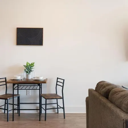Cozy Carolina - Free Parking, Gym, Pool