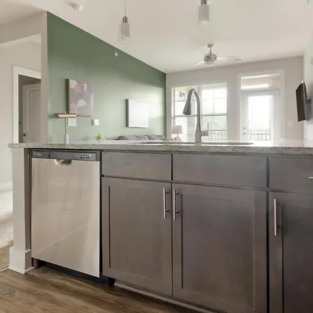Landing Incredible 2bd Gym Game Apartment *