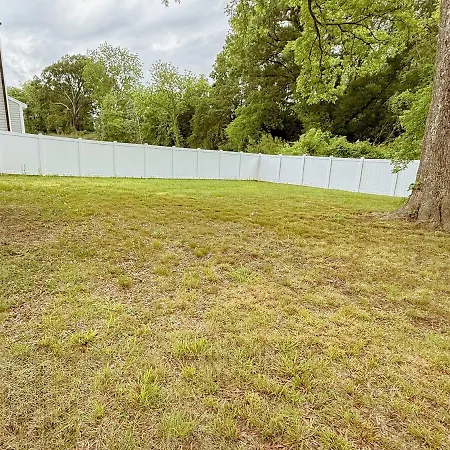 Retreat Porch Swing At 606 Clt Apartment Charlotte