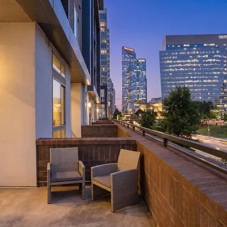 Carolina Luxury - Free Parking, Pool, Gym * Charlotte