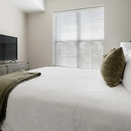 Landing Stunning 1Bd Game Room Gym Apartment