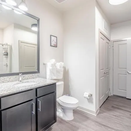 Warm, Inviting 2bd In Matthews *