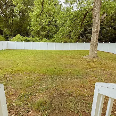 Retreat Porch Swing At 606 Clt