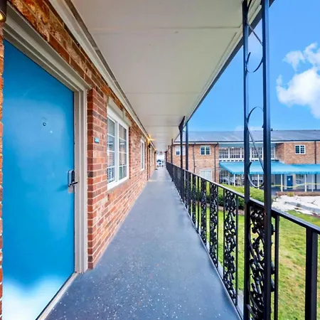 Mins To Atrium Health & Spectrum Arena Apartment Charlotte