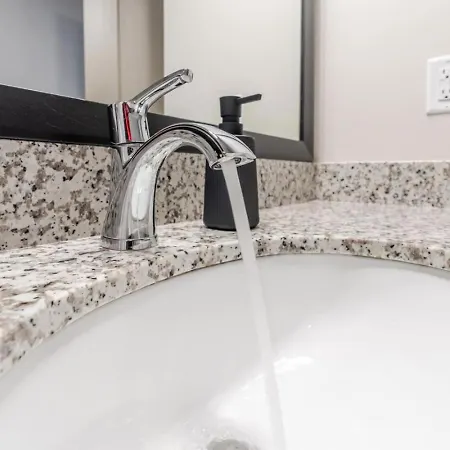 Bright, Cozy 3bd In Heart Of Matthews Apartment *