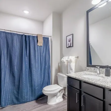 Apartment Bright, Cozy 3bd In Heart Of Matthews