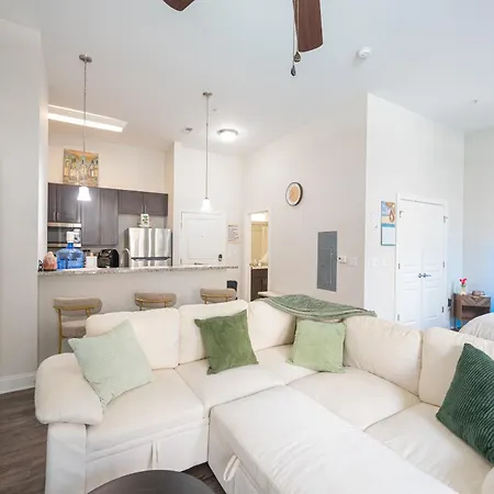 Elevated Retreat Pool Near Clt Carowinds & Uptown Apartment *