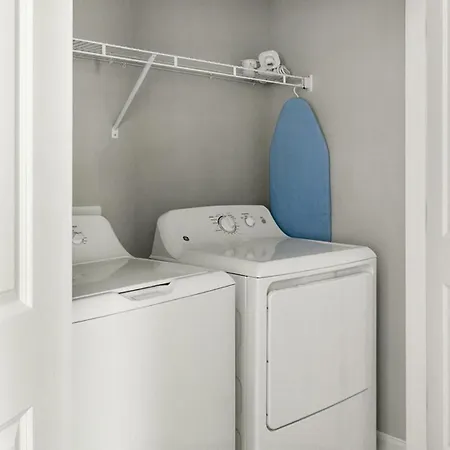 Landing Beautiful 2bd Gym * Charlotte