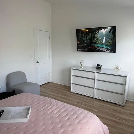 Apartment Modern South Townhome Near Carowinds Charlotte