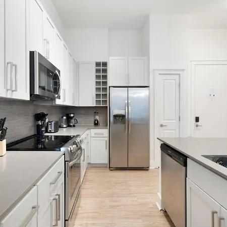 Apartment Queen Luxe - Free Parking, Pool, *