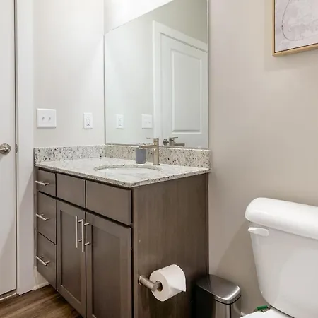 Landing Incredible 2bd Gym Game Apartment *