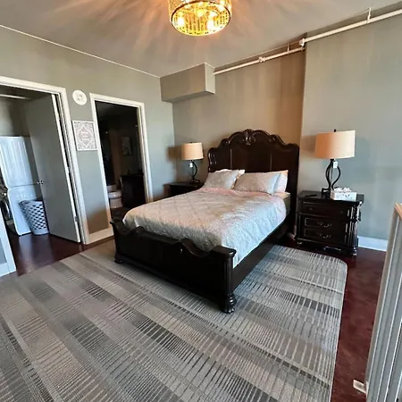 Luxury Furnished 1br In The Heart Of The