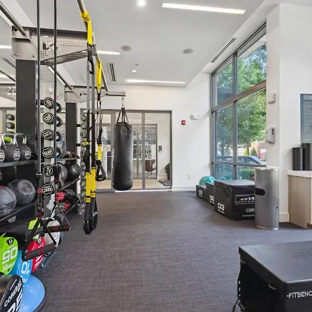 Luxury 2br Near Uptown Pool, Gym, Bbq Apartment *