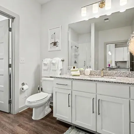 Luxury 1br Near Noda & Uptown Apartment