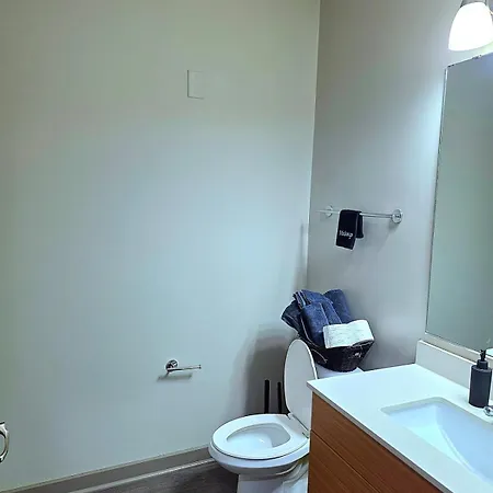 Prime Uptown Location Near Restaurants & Nightlife * Charlotte
