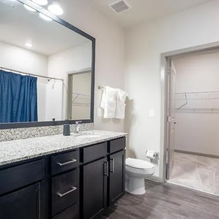 Stylish, Comfortable 2bd Abode Near Dt Matthews * Charlotte