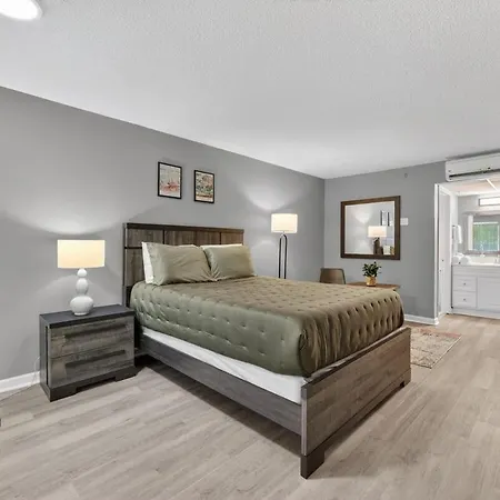 Cozy Mins To Atrium Health Nascar Hof &cdia * Charlotte