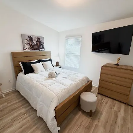 Modern South Townhome Near Carowinds