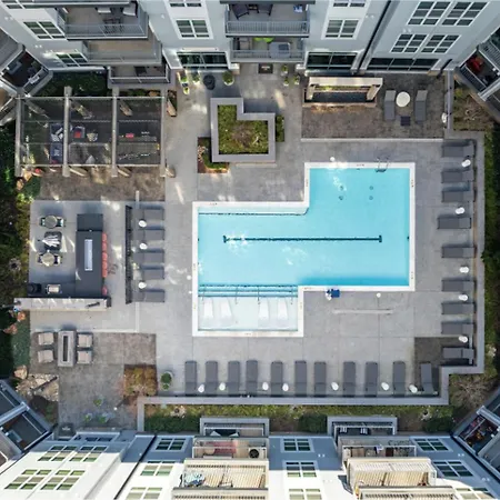 Landing Beautiful 2bd Gym Apartment