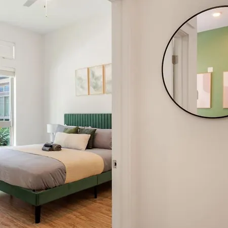 Uptown Haven - Free Parking, Pool, Walkable