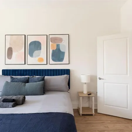 Cozy Carolina - Free Parking, Gym, Pool Apartment Charlotte