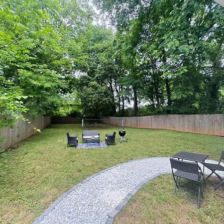 Charming And Renovated Close To Airport And Uptown