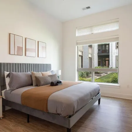 Queen Luxe - Free Parking, Pool,