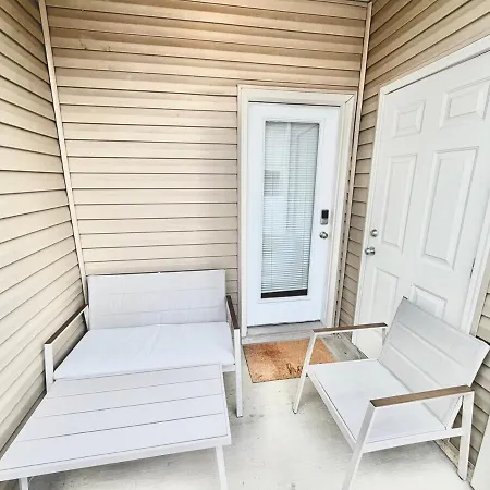 Modern South Townhome Near Carowinds Apartment