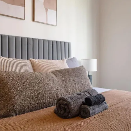 Apartment Queen Luxe - Free Parking, Pool, *