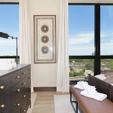 The Eighth Luxury Penthouse In Fourth Ward