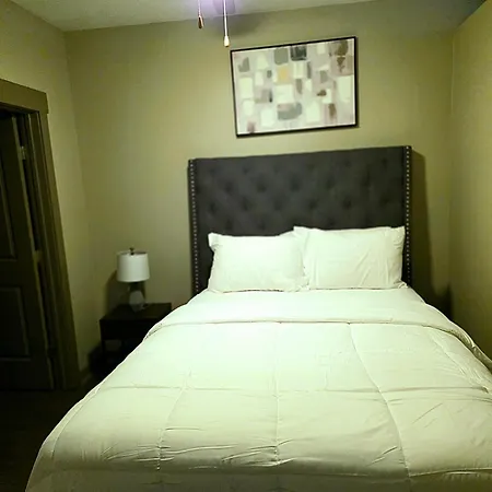Prime Uptown Location Near Restaurants & Nightlife Apartment *