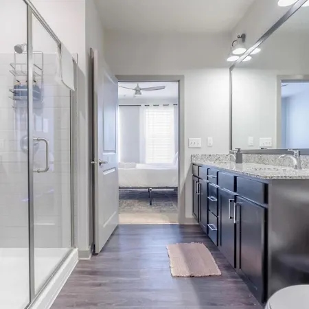 Apartment Super 1bd Workers Paradise *