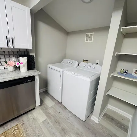 Charming And Renovated Close To Airport And Uptown Apartment Charlotte