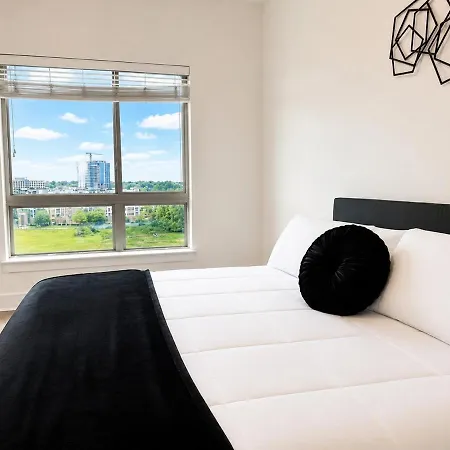 Apartment Luxury Uptown 2br Rooftop Pool Gym & Skyline Views *