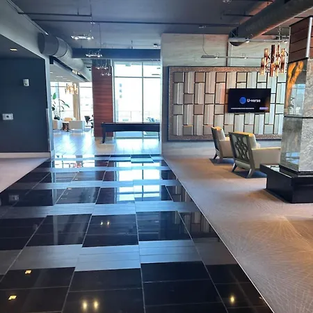 Luxury Furnished 1br In The Heart Of The Apartment